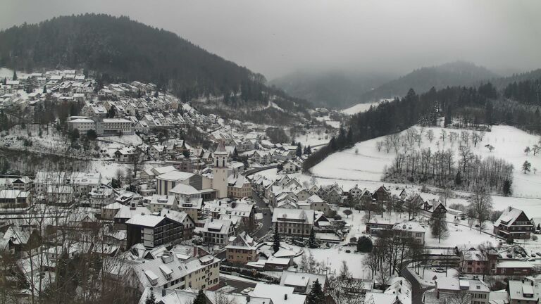 Dieses Bild zeigt eine Webcam-Aufnahme von Ottenhöfen, aufgenommen am Dienstag, den 06.01.2026 um 11:40 Uhr