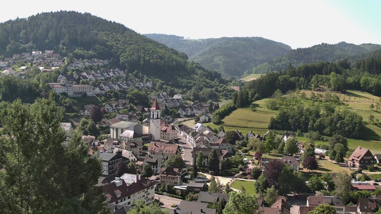 Dieses Bild zeigt eine Webcam-Aufnahme von Ottenhöfen, aufgenommen am Mittwoch, den 27.05.2026 um 10:10 Uhr