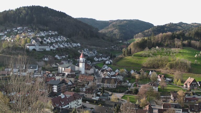 Dieses Bild zeigt eine Webcam-Aufnahme von Ottenhöfen, aufgenommen am Donnerstag, den 09.04.2026 um 08:00 Uhr