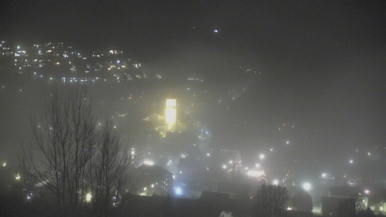 Dieses Bild zeigt eine Webcam-Aufnahme von Ottenhöfen, aufgenommen am Freitag, den 12.12.2025 um 19:40 Uhr