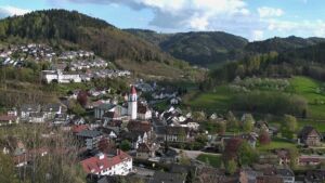 Dieses Bild zeigt eine Webcam-Aufnahme von Ottenhöfen, aufgenommen am Freitag, den 17.04.2026 um 18:50 Uhr