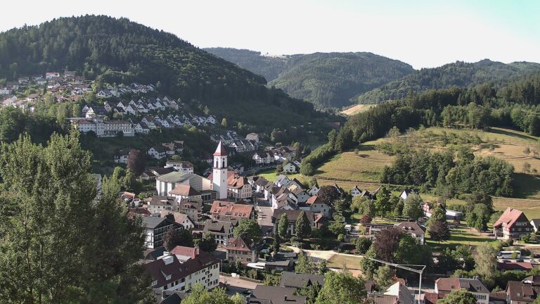 Dieses Bild zeigt eine Webcam-Aufnahme von Ottenhöfen, aufgenommen am Donnerstag, den 09.07.2026 um 08:20 Uhr