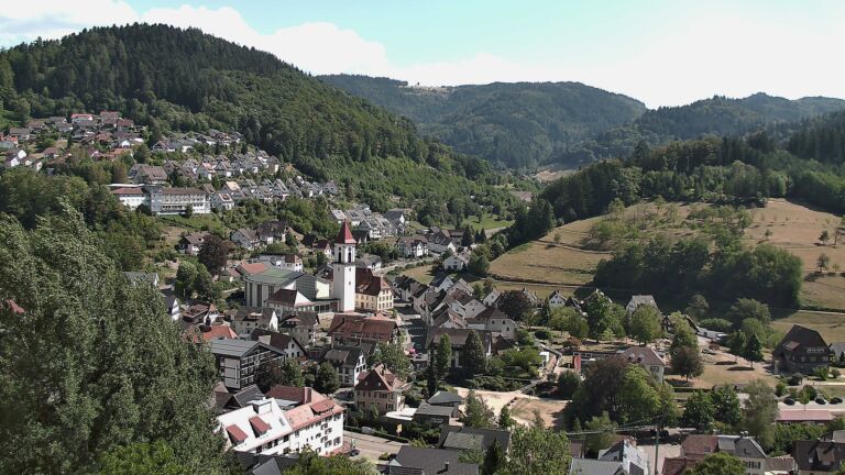 Dieses Bild zeigt eine Webcam-Aufnahme von Ottenhöfen, aufgenommen am Dienstag, den 11.08.2026 um 15:40 Uhr