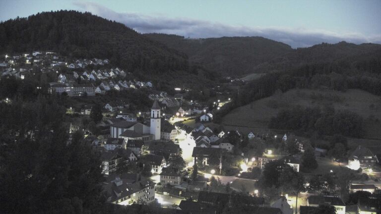 Dieses Bild zeigt eine Webcam-Aufnahme von Ottenhöfen, aufgenommen am Freitag, den 03.07.2026 um 04:30 Uhr