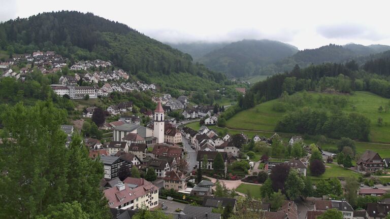 Dieses Bild zeigt eine Webcam-Aufnahme von Ottenhöfen, aufgenommen am Dienstag, den 05.05.2026 um 15:40 Uhr