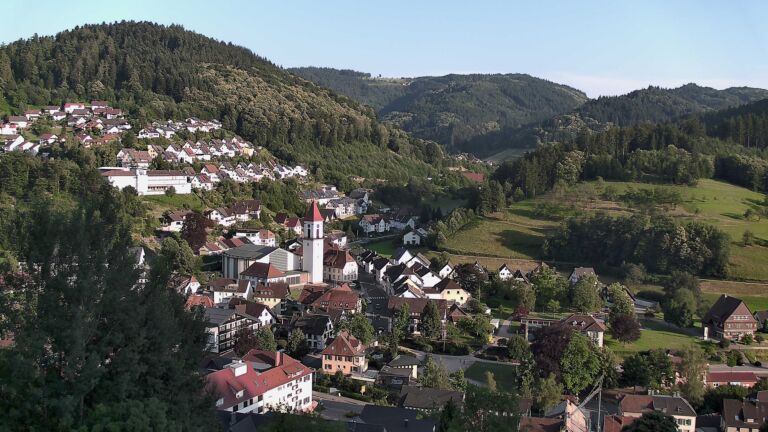 Dieses Bild zeigt eine Webcam-Aufnahme von Ottenhöfen, aufgenommen am Donnerstag, den 25.06.2026 um 19:50 Uhr