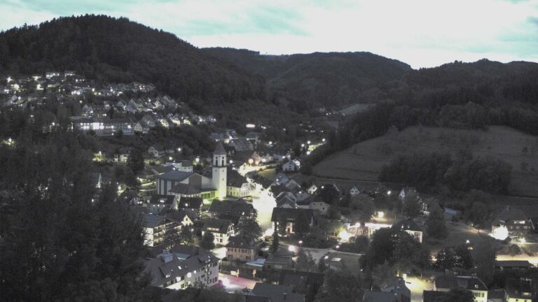 Dieses Bild zeigt eine Webcam-Aufnahme von Ottenhöfen, aufgenommen am Freitag, den 28.08.2026 um 20:50 Uhr
