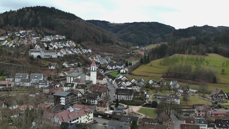 Dieses Bild zeigt eine Webcam-Aufnahme von Ottenhöfen, aufgenommen am Donnerstag, den 19.02.2026 um 12:00 Uhr