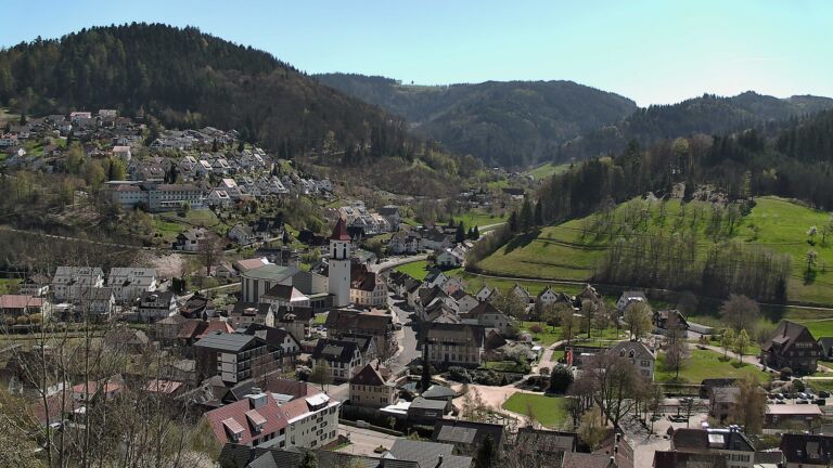 Dieses Bild zeigt eine Webcam-Aufnahme von Ottenhöfen, aufgenommen am Mittwoch, den 08.04.2026 um 14:00 Uhr