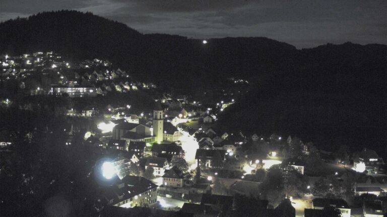 Dieses Bild zeigt eine Webcam-Aufnahme von Ottenhöfen, aufgenommen am Donnerstag, den 22.10.2026 um 19:30 Uhr