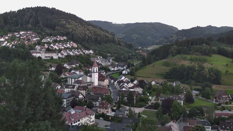 Dieses Bild zeigt eine Webcam-Aufnahme von Ottenhöfen, aufgenommen am Donnerstag, den 25.06.2026 um 21:30 Uhr