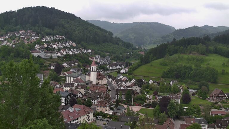 Dieses Bild zeigt eine Webcam-Aufnahme von Ottenhöfen, aufgenommen am Donnerstag, den 07.05.2026 um 15:00 Uhr