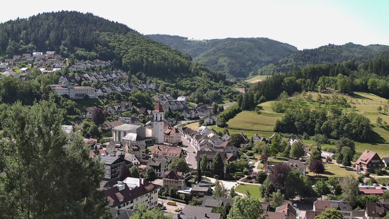 Dieses Bild zeigt eine Webcam-Aufnahme von Ottenhöfen, aufgenommen am Freitag, den 29.05.2026 um 10:40 Uhr