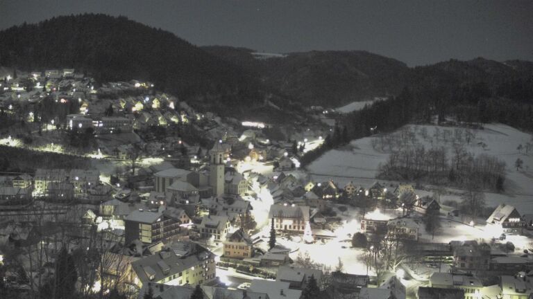 Dieses Bild zeigt eine Webcam-Aufnahme von Ottenhöfen, aufgenommen am Sonntag, den 04.01.2026 um 23:30 Uhr