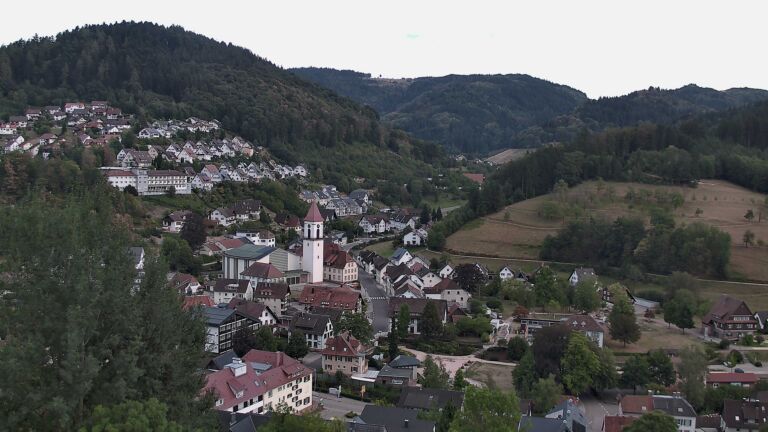 Dieses Bild zeigt eine Webcam-Aufnahme von Ottenhöfen, aufgenommen am Mittwoch, den 26.08.2026 um 20:00 Uhr