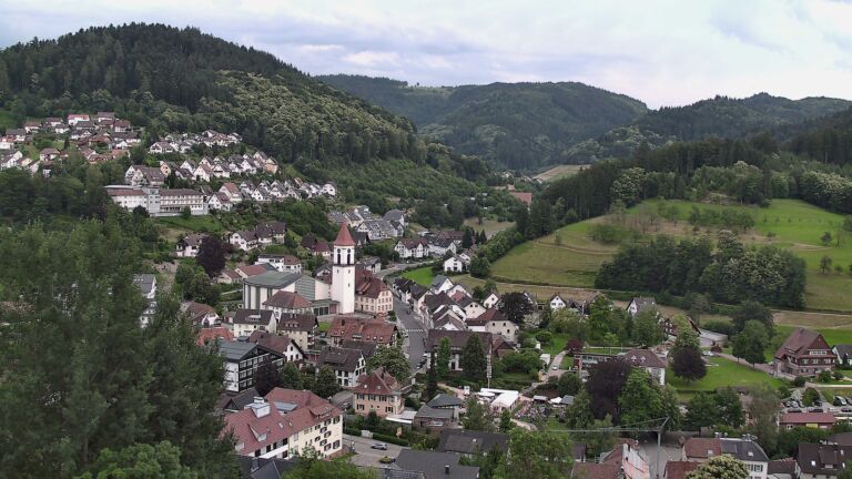 Dieses Bild zeigt eine Webcam-Aufnahme von Ottenhöfen, aufgenommen am Freitag, den 19.06.2026 um 20:20 Uhr