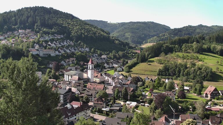 Dieses Bild zeigt eine Webcam-Aufnahme von Ottenhöfen, aufgenommen am Donnerstag, den 18.06.2026 um 09:10 Uhr