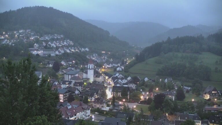 Dieses Bild zeigt eine Webcam-Aufnahme von Ottenhöfen, aufgenommen am Mittwoch, den 06.05.2026 um 21:00 Uhr