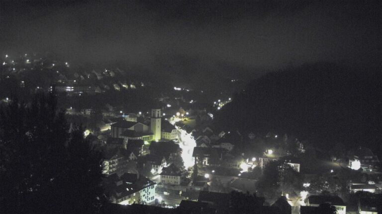 Dieses Bild zeigt eine Webcam-Aufnahme von Ottenhöfen, aufgenommen am Sonntag, den 18.10.2026 um 05:50 Uhr