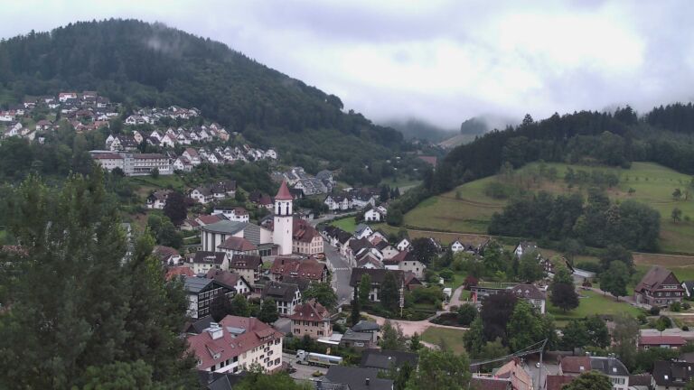 Dieses Bild zeigt eine Webcam-Aufnahme von Ottenhöfen, aufgenommen am Mittwoch, den 01.07.2026 um 05:40 Uhr