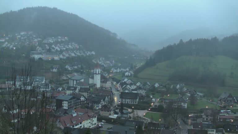 Dieses Bild zeigt eine Webcam-Aufnahme von Ottenhöfen, aufgenommen am Samstag, den 04.04.2026 um 07:00 Uhr