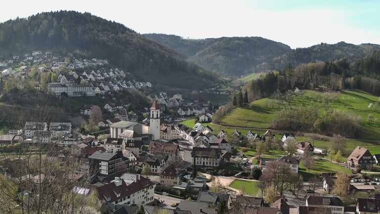 Dieses Bild zeigt eine Webcam-Aufnahme von Ottenhöfen, aufgenommen am Donnerstag, den 09.04.2026 um 09:50 Uhr