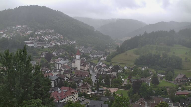 Dieses Bild zeigt eine Webcam-Aufnahme von Ottenhöfen, aufgenommen am Donnerstag, den 11.06.2026 um 08:30 Uhr