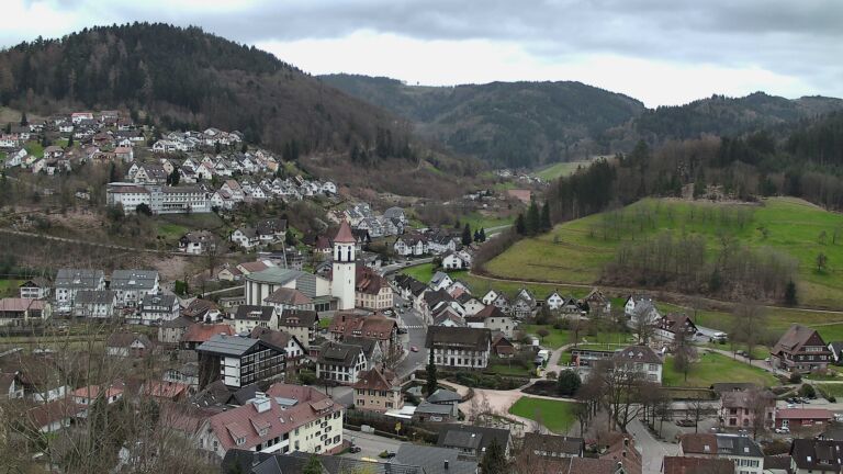 Dieses Bild zeigt eine Webcam-Aufnahme von Ottenhöfen, aufgenommen am Dienstag, den 17.03.2026 um 14:00 Uhr