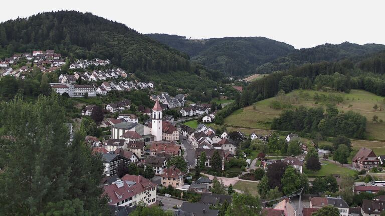 Dieses Bild zeigt eine Webcam-Aufnahme von Ottenhöfen, aufgenommen am Dienstag, den 07.07.2026 um 07:00 Uhr
