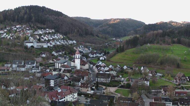 Dieses Bild zeigt eine Webcam-Aufnahme von Ottenhöfen, aufgenommen am Dienstag, den 07.04.2026 um 07:30 Uhr