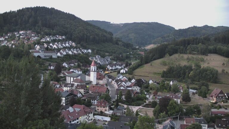 Dieses Bild zeigt eine Webcam-Aufnahme von Ottenhöfen, aufgenommen am Dienstag, den 04.08.2026 um 05:40 Uhr