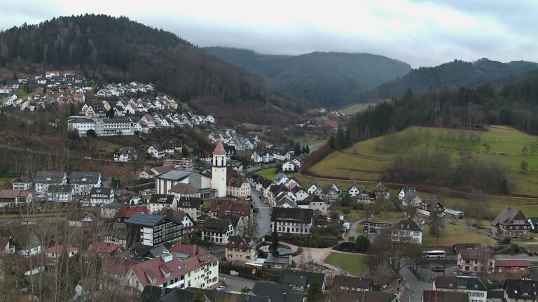 Dieses Bild zeigt eine Webcam-Aufnahme von Ottenhöfen, aufgenommen am Freitag, den 06.02.2026 um 17:00 Uhr