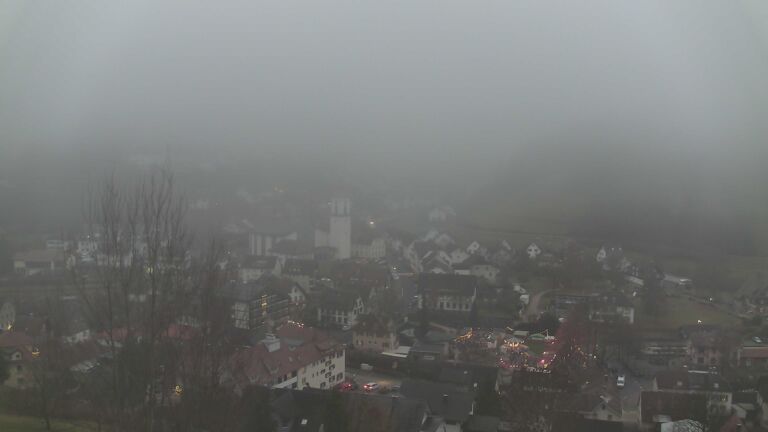 Dieses Bild zeigt eine Webcam-Aufnahme von Ottenhöfen, aufgenommen am Samstag, den 13.12.2025 um 16:40 Uhr