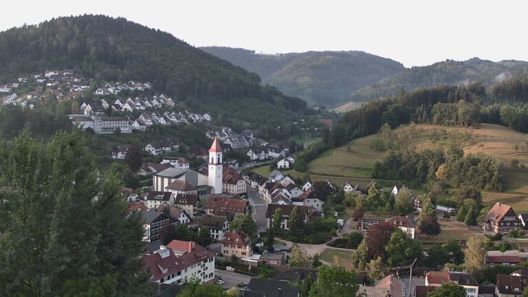 Dieses Bild zeigt eine Webcam-Aufnahme von Ottenhöfen, aufgenommen am Samstag, den 18.07.2026 um 06:50 Uhr