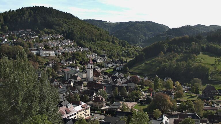 Dieses Bild zeigt eine Webcam-Aufnahme von Ottenhöfen, aufgenommen am Donnerstag, den 15.10.2026 um 15:10 Uhr