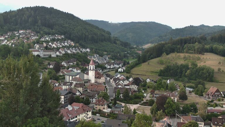 Dieses Bild zeigt eine Webcam-Aufnahme von Ottenhöfen, aufgenommen am Freitag, den 31.07.2026 um 07:10 Uhr
