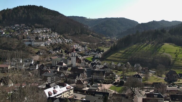 Dieses Bild zeigt eine Webcam-Aufnahme von Ottenhöfen, aufgenommen am Montag, den 02.03.2026 um 14:00 Uhr