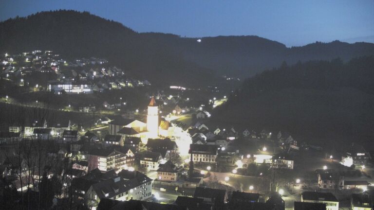 Dieses Bild zeigt eine Webcam-Aufnahme von Ottenhöfen, aufgenommen am Donnerstag, den 05.02.2026 um 18:20 Uhr