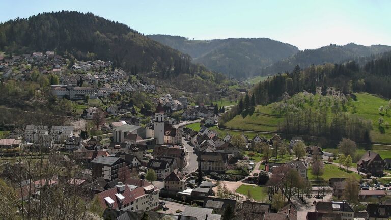 Dieses Bild zeigt eine Webcam-Aufnahme von Ottenhöfen, aufgenommen am Samstag, den 11.04.2026 um 13:20 Uhr