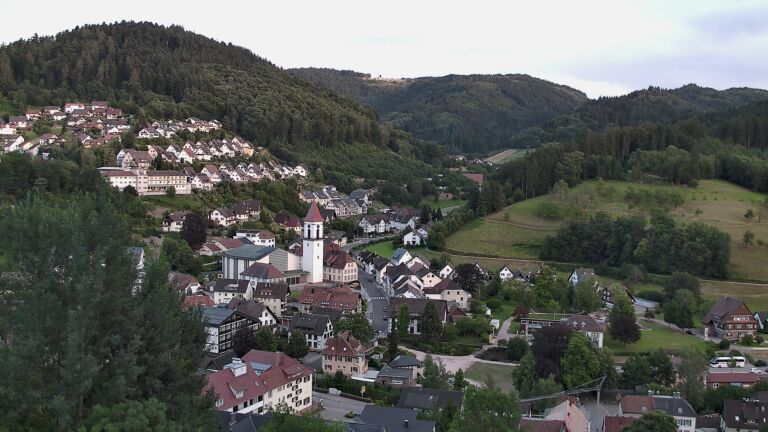 Dieses Bild zeigt eine Webcam-Aufnahme von Ottenhöfen, aufgenommen am Dienstag, den 07.07.2026 um 21:00 Uhr