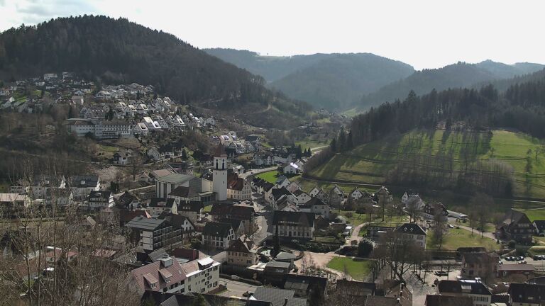 Dieses Bild zeigt eine Webcam-Aufnahme von Ottenhöfen, aufgenommen am Dienstag, den 03.03.2026 um 13:00 Uhr