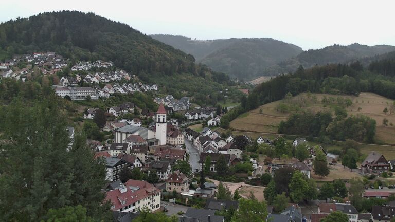 Dieses Bild zeigt eine Webcam-Aufnahme von Ottenhöfen, aufgenommen am Freitag, den 21.08.2026 um 12:10 Uhr