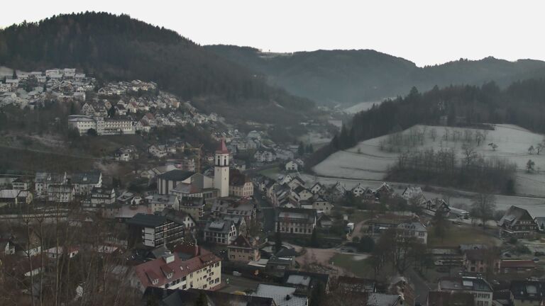 Dieses Bild zeigt eine Webcam-Aufnahme von Ottenhöfen, aufgenommen am Sonntag, den 28.12.2025 um 16:40 Uhr