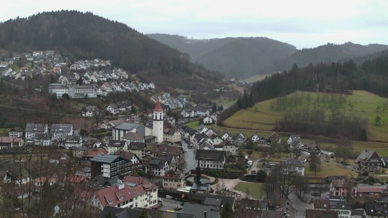 Dieses Bild zeigt eine Webcam-Aufnahme von Ottenhöfen, aufgenommen am Dienstag, den 27.01.2026 um 16:20 Uhr