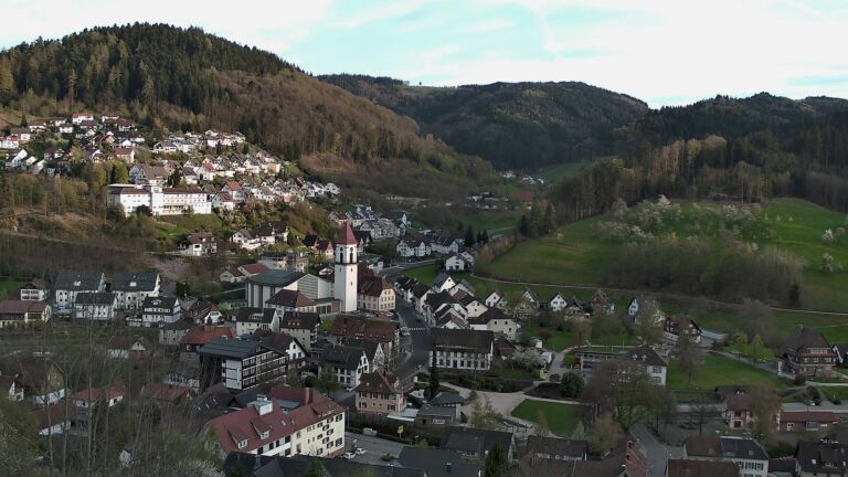 Dieses Bild zeigt eine Webcam-Aufnahme von Ottenhöfen, aufgenommen am Donnerstag, den 09.04.2026 um 19:30 Uhr