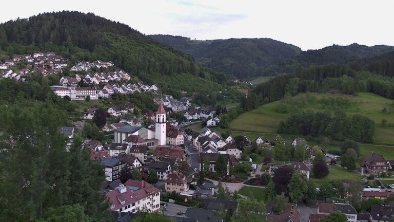Dieses Bild zeigt eine Webcam-Aufnahme von Ottenhöfen, aufgenommen am Mittwoch, den 20.05.2026 um 20:00 Uhr