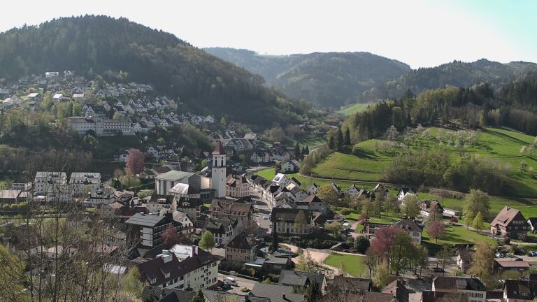 Dieses Bild zeigt eine Webcam-Aufnahme von Ottenhöfen, aufgenommen am Mittwoch, den 15.04.2026 um 10:10 Uhr