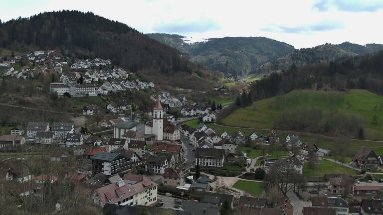 Dieses Bild zeigt eine Webcam-Aufnahme von Ottenhöfen, aufgenommen am Mittwoch, den 01.04.2026 um 15:10 Uhr