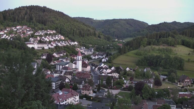 Dieses Bild zeigt eine Webcam-Aufnahme von Ottenhöfen, aufgenommen am Freitag, den 22.05.2026 um 21:30 Uhr