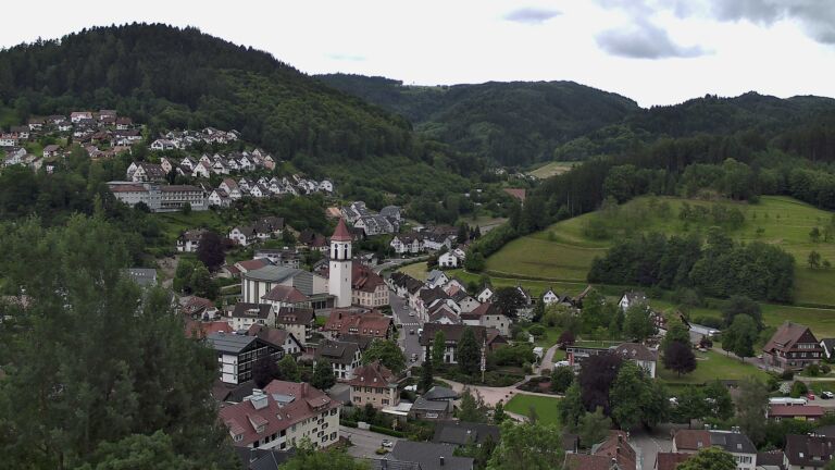 Dieses Bild zeigt eine Webcam-Aufnahme von Ottenhöfen, aufgenommen am Mittwoch, den 03.06.2026 um 14:00 Uhr